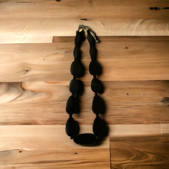 Black wooden beads necklace - Picture 1 of 2